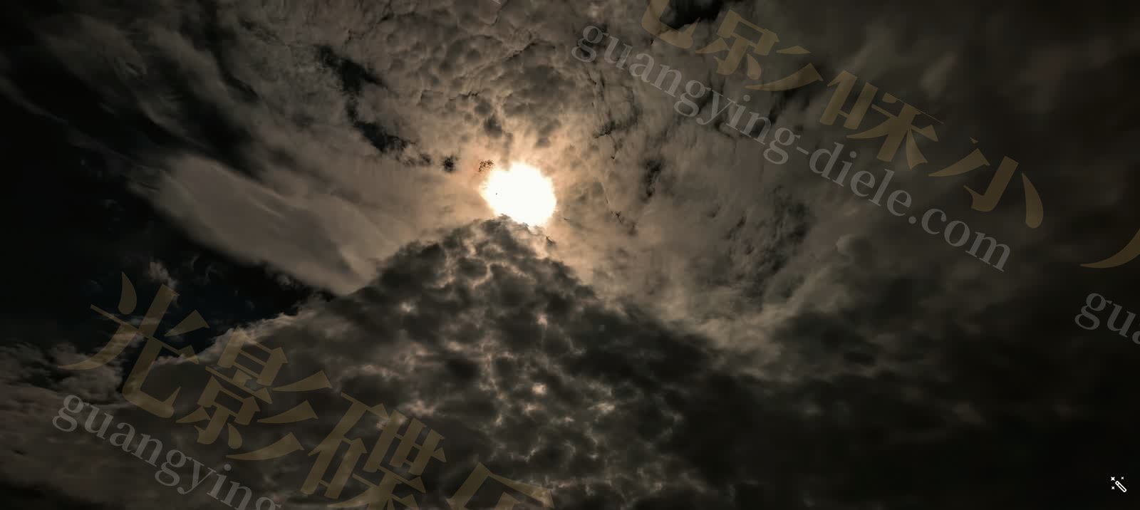 月
